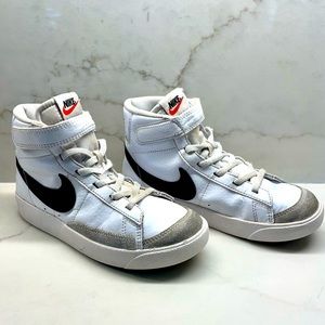 SZ 2 Nike Kids' Preschool Blazer Mid '77 Basketball Shoes